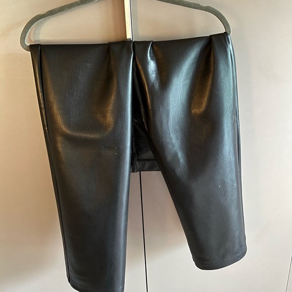 Melina Pant - Picture 2 of 5